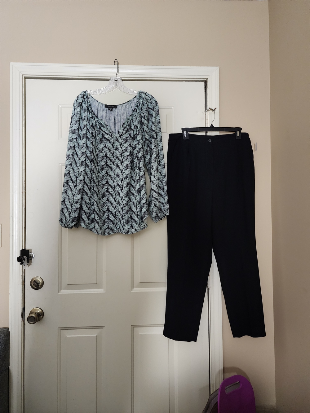 Karen Kane Medium Blouse & Nygard 10 Black Straight-Leg Dress Pants